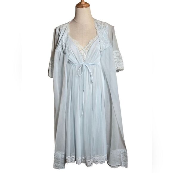 Shadowline Vintage Light Blue Nightie and Robe 2 Piece Set - Picture 1 of 12
